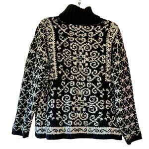 Vintage Casual Corner Lambswool Nordic Ski Sweater Black and White Chunky Size M